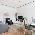 Cozy&Stylish Apartment In The Ruin Bar Area