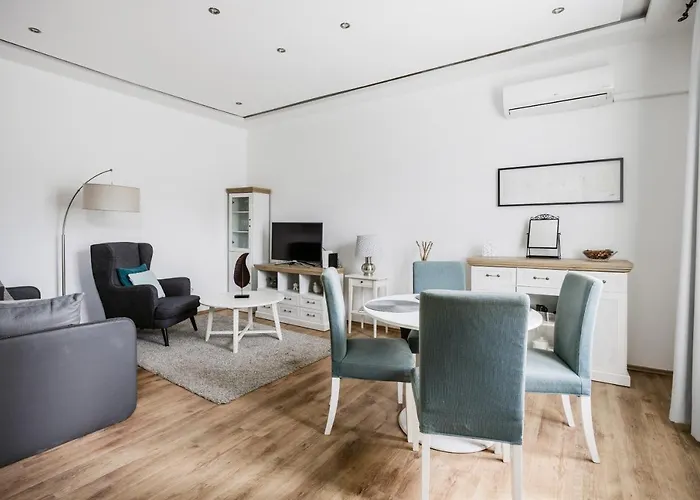 Cozy&Stylish Apartment In The Ruin Bar Area